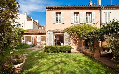 Facade/entrance, Garden