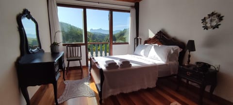 Bed, Natural landscape, Photo of the whole room, Bedroom