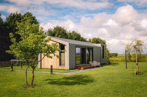 Property building, Day, Natural landscape, Garden, Garden view