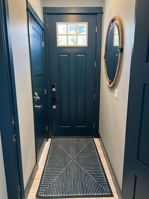 Modern Cottage Retreat House in Charlevoix