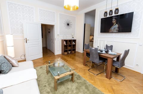 Living room, Seating area, Dining area