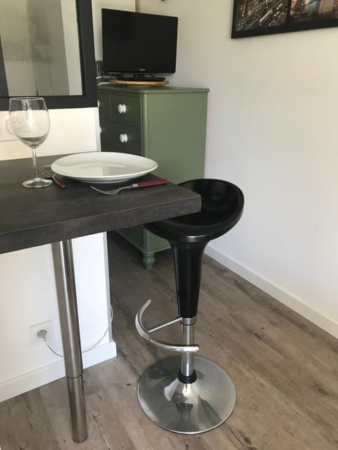 TV and multimedia, Dining area