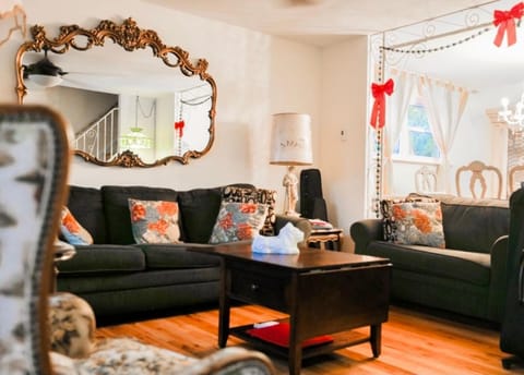 Living room, Seating area