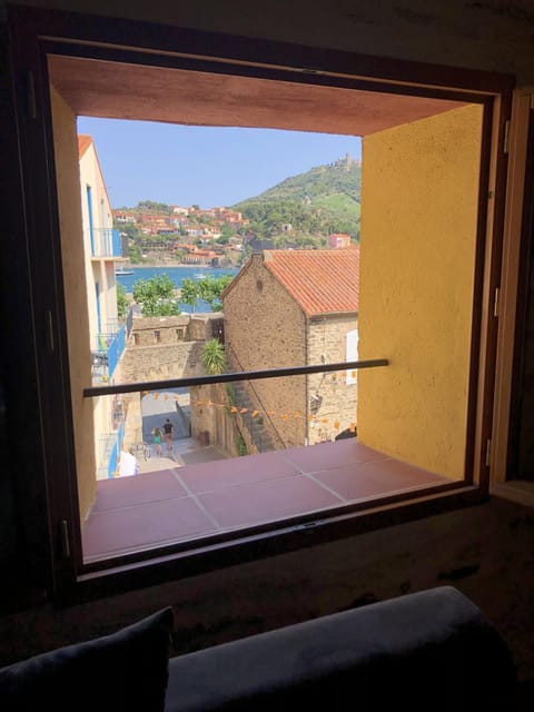 Mountain view, Sea view