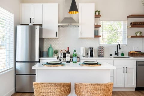 Sunny Guesthouse near Stanford w/Private Patio House in Atherton