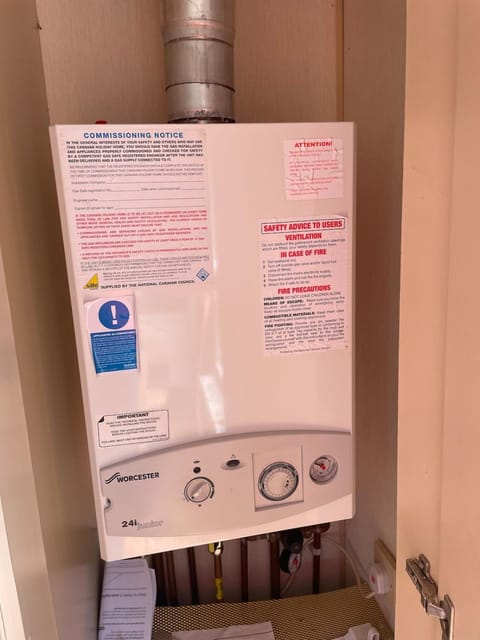 2-Bedroom Caravan Located in Uddingston, Glasgow at Maryville Caravan Site Chalet in Glasgow