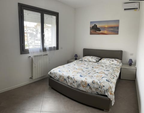 Bed, Photo of the whole room, Bedroom, internet