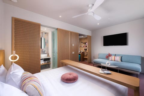 Bed, Bathroom, TV and multimedia, Photo of the whole room, Seating area, Bedroom, towels