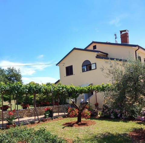 Apartments Graziella Zambratija Bed and Breakfast in Istria County