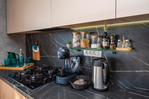 Coffee/tea facilities, Kitchen or kitchenette