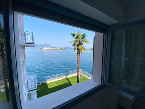 Butterfly on the lake Apartment in Baveno