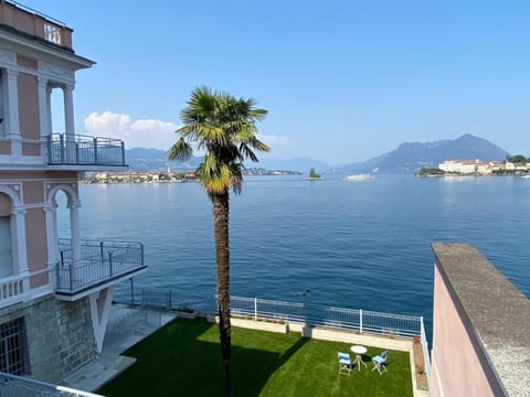 Butterfly on the lake Apartment in Baveno