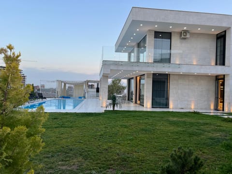 Property building, Day, Garden view, Swimming pool, sunbed