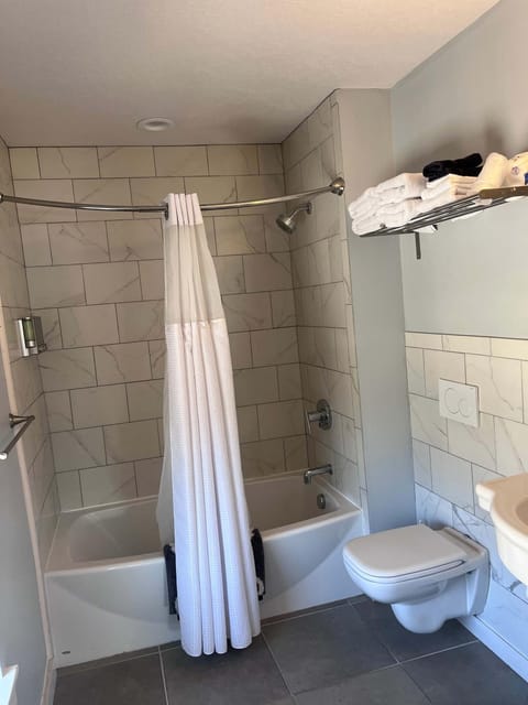 Boutique Hotel Room 9 House in Northport