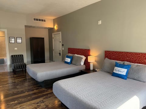 Boutique Hotel Room 9 House in Northport