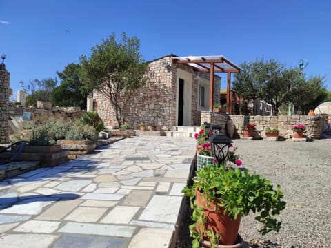 Property building, Patio, Facade/entrance