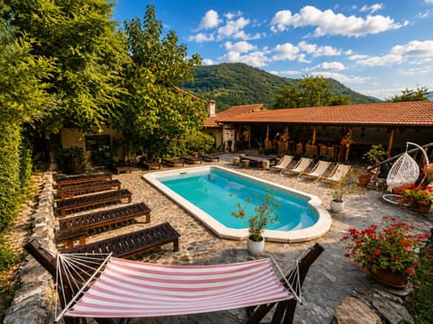 Day, Natural landscape, Spa and wellness centre/facilities, Pool view, Swimming pool, Swimming pool, sunbed
