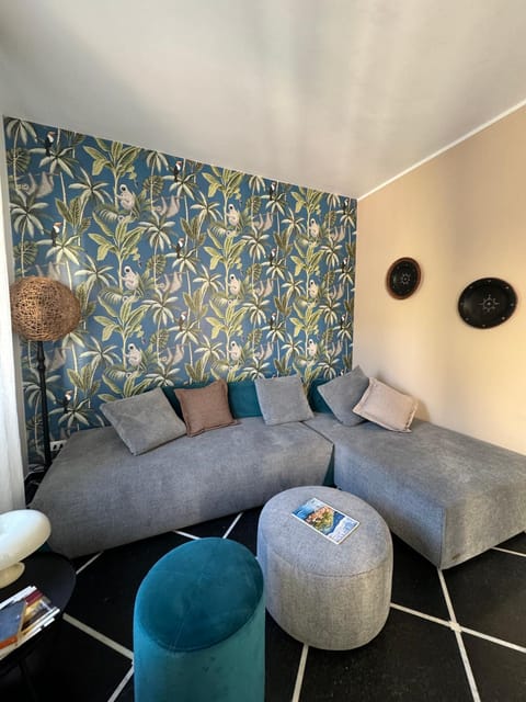 Communal lounge/ TV room, air conditioner