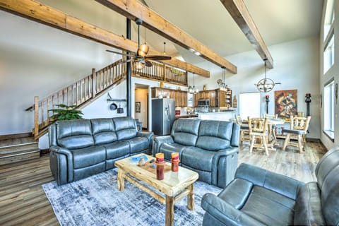 Hot Tub and Mtn View! Cripple Creek Retreat House in Colorado