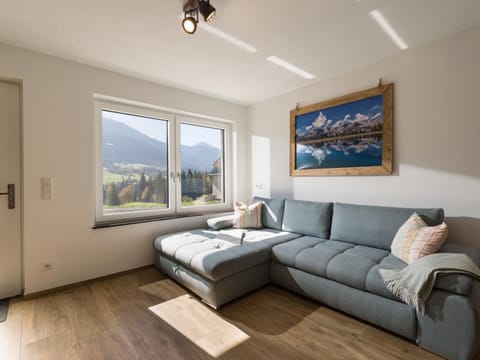 Living room, Mountain view