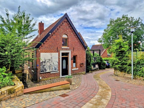 Property building, Neighbourhood, Street view