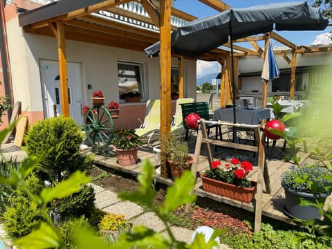 Patio, Garden, Balcony/Terrace