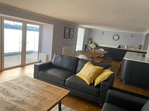 Contemporary living with amazing views. Pembrokeshire House in Wales