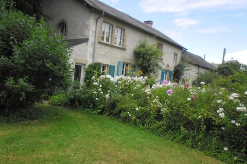Facade/entrance, Garden