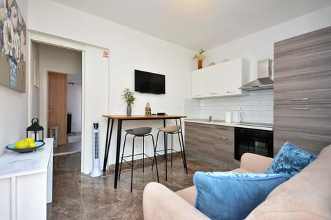 TV and multimedia, Kitchen or kitchenette, Dining area