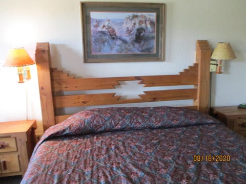 Sundown Motor Lodge Motel in Ozark Mountains