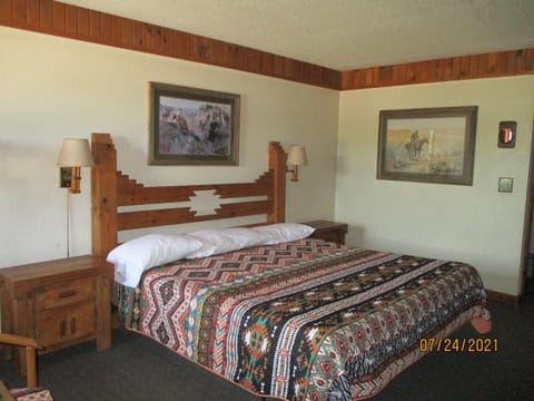 Sundown Motor Lodge Motel in Ozark Mountains