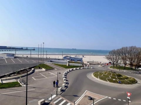 Landmark view, Sea view, Street view, Entertainment, Sunrise