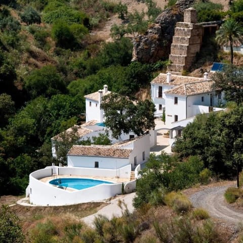 Property building, Pool view, Swimming pool