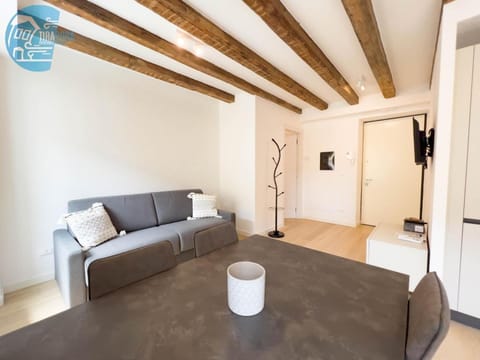 Cavana 10 Tirabora Short Rent, con parcheggio privato Apartment in Trieste