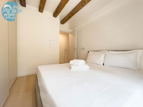 Cavana 10 Tirabora Short Rent, con parcheggio privato Apartment in Trieste