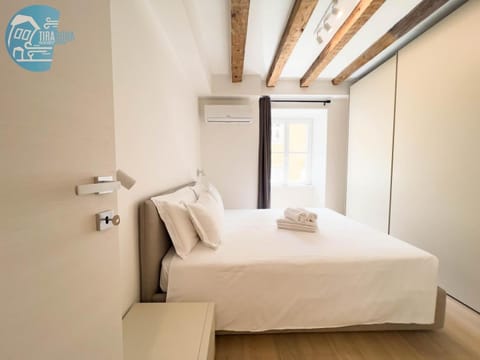 Cavana 10 Tirabora Short Rent, con parcheggio privato Apartment in Trieste