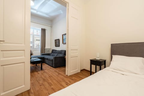 Charming 3bd apt. close to metro Apartment in Athens