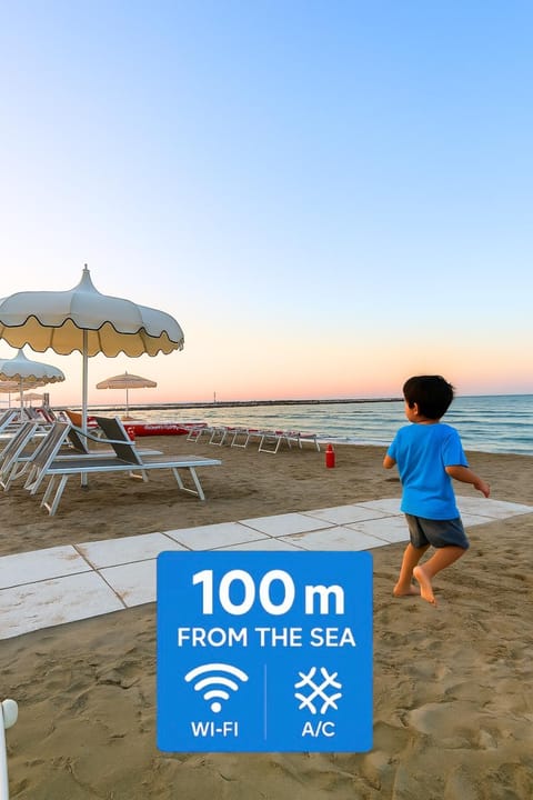 Day, People, Natural landscape, Beach, Sea view, children