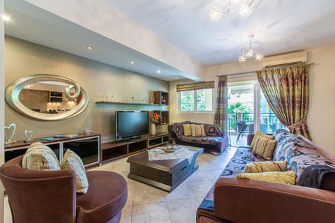 TV and multimedia, Living room, Seating area