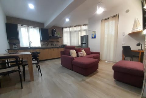Communal lounge/ TV room, Kitchen or kitchenette