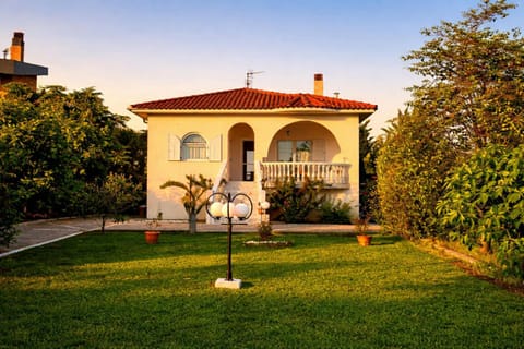 Property building, Natural landscape, Summer, Garden, Garden view, Sunset