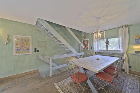 Communal lounge/ TV room, Living room