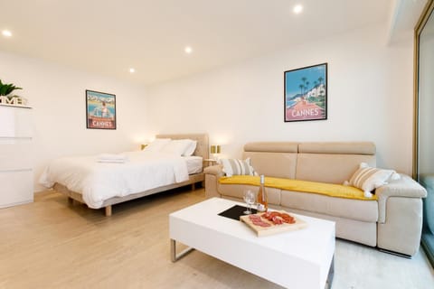 Bed, Night, Living room