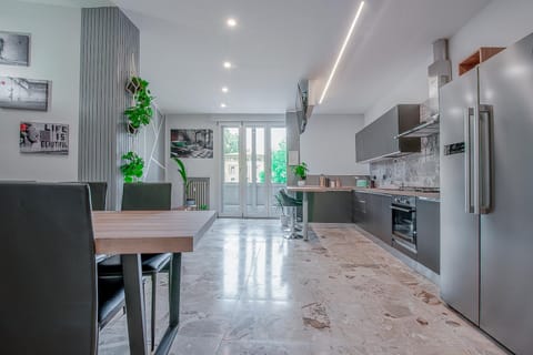 Kitchen or kitchenette, Kitchen or kitchenette, Dining area, Communal kitchen