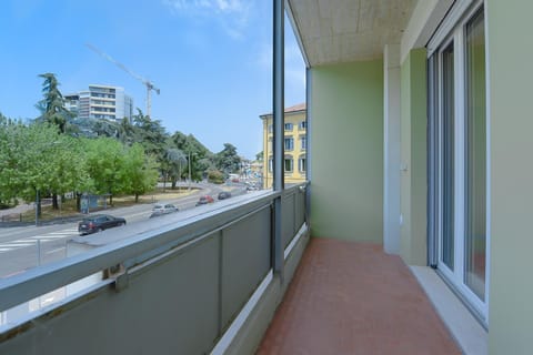 Property building, Day, Neighbourhood, View (from property/room), Balcony/Terrace, Street view, Parking
