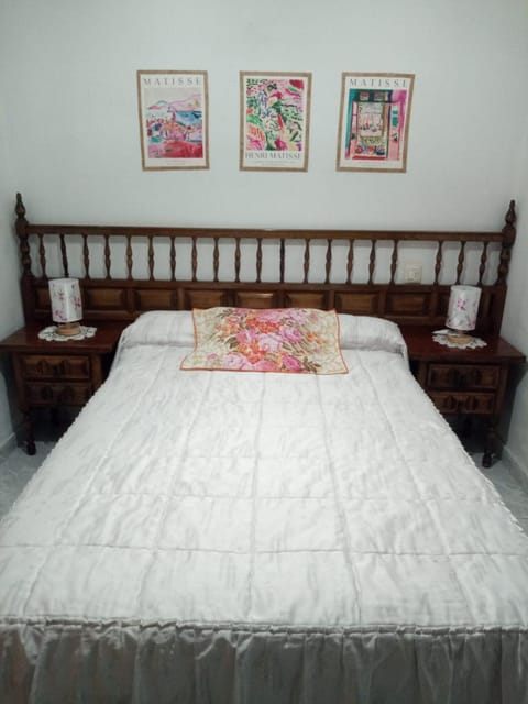 Piso bajo de 3 habitaciones y un baño SIN cocina Apartment in O Salnés