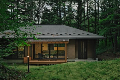 Property building, Facade/entrance, Garden