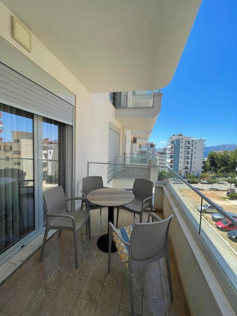 Balcony/Terrace, Street view
