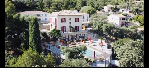 Property building, Natural landscape, Bird's eye view, Pool view, Swimming pool