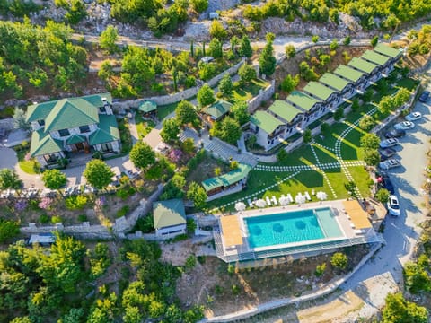 Property building, Day, Natural landscape, Swimming pool, Location